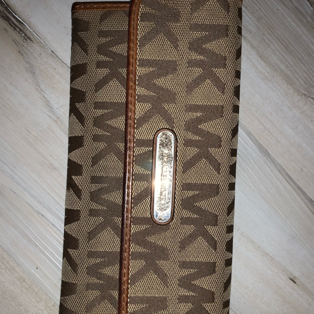 Michael kors wallet
